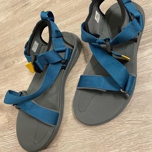 Men’s Columbia Sandals Size 8 NWOT